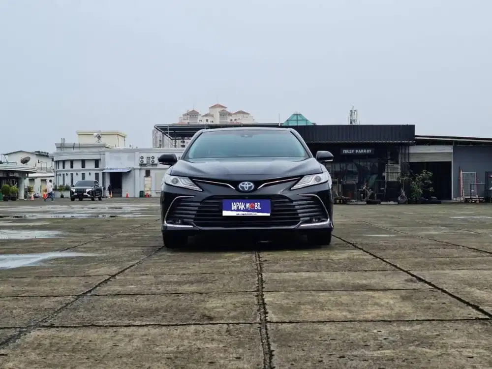Toyota Camry 2.5 V Hybrid TSS Matic AT 2022 Hitam KM 27RB