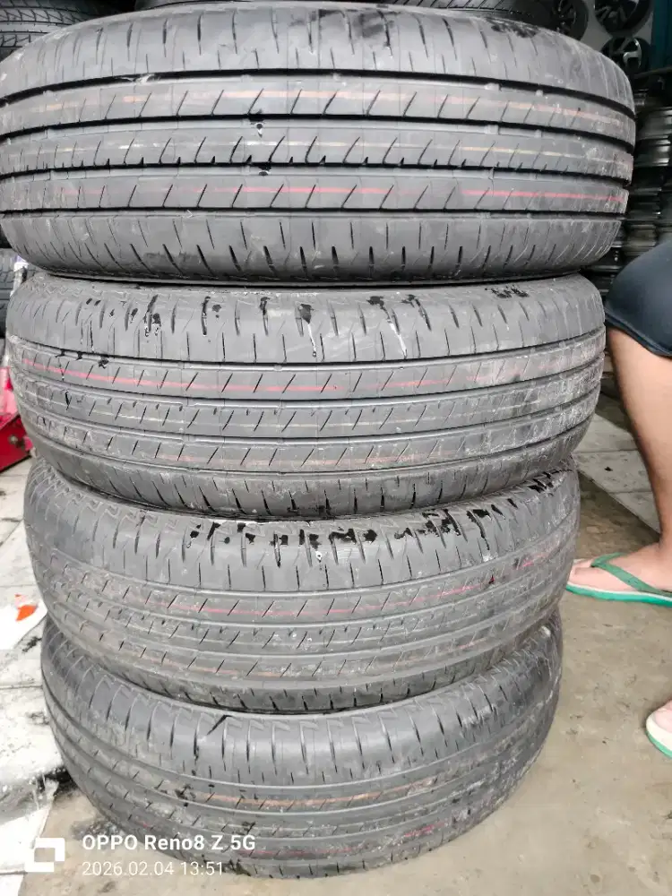 Jual ban mrek bregestone toosa ukuran 205 65 R16 kond 99% baru