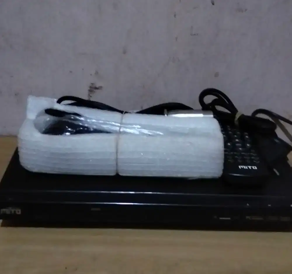 Di jual cepat DVD player Mito dan Mic beetster like new baru