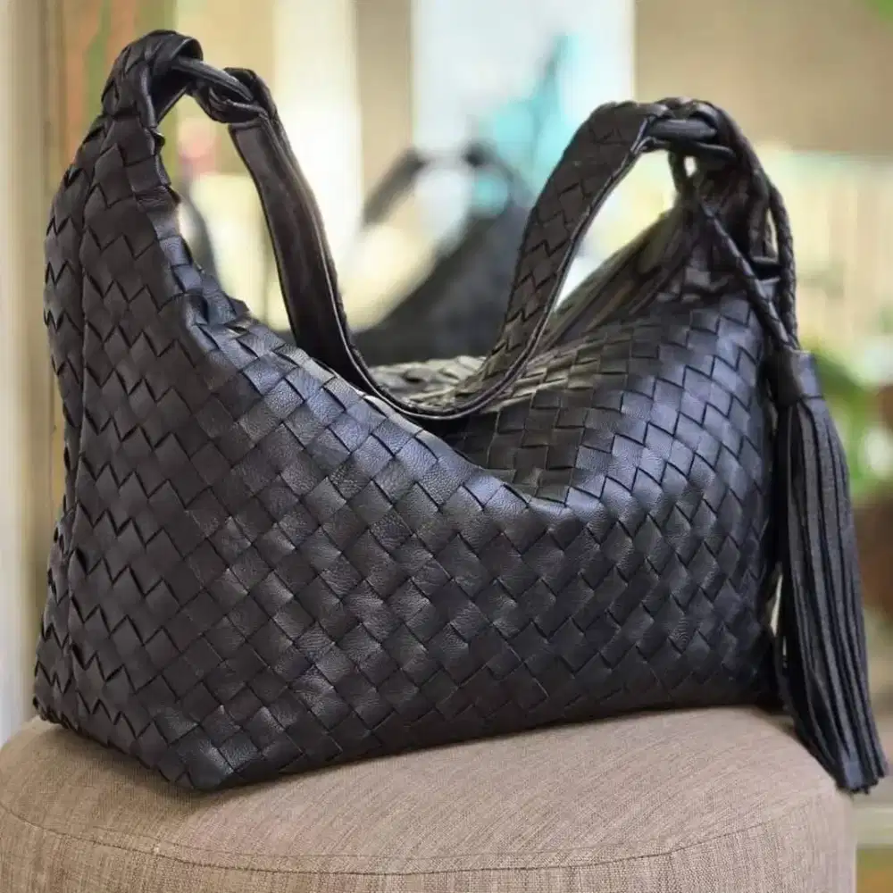 Anyam, Tas Hobo Kulit Domba