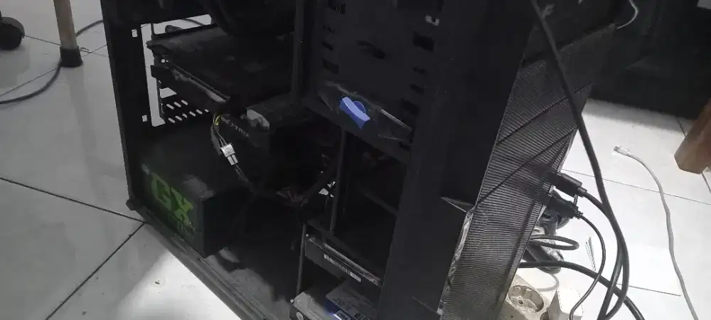 KOMPUTER GAMING LENGKAP