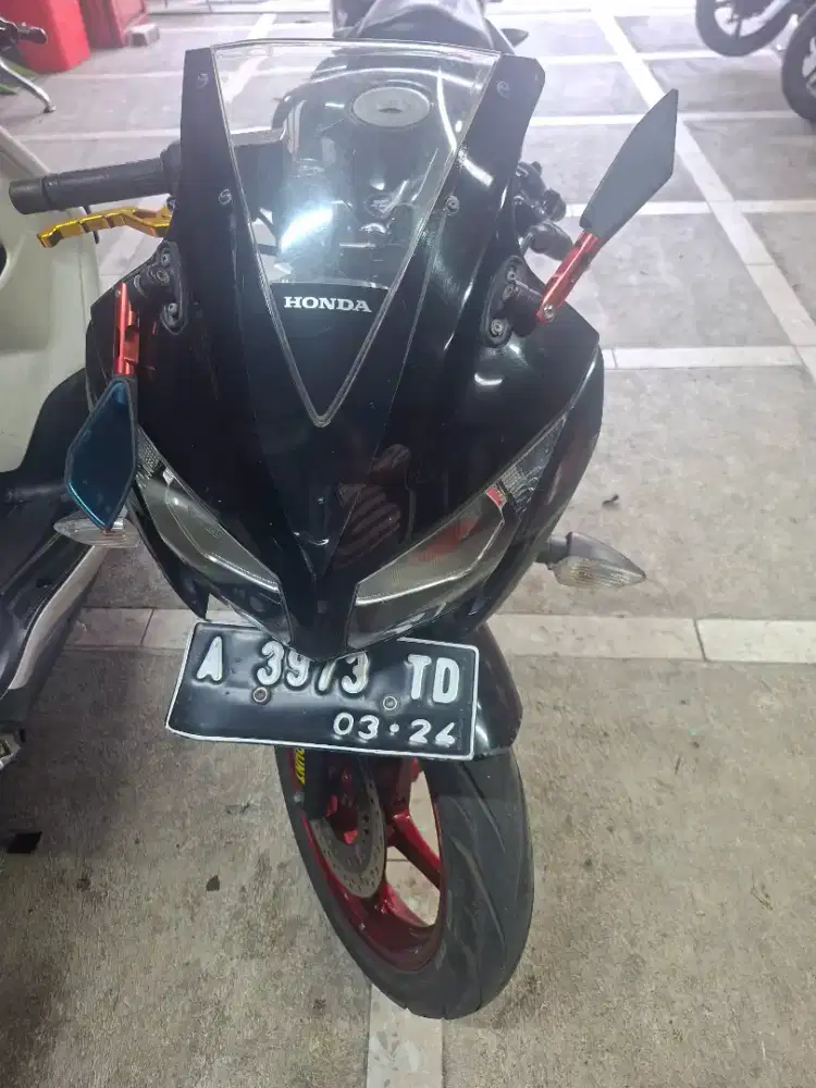Honda cbr 150R 2015