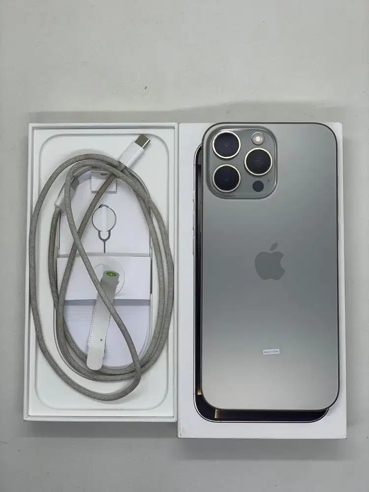 iPhone 16 Pro Max 256GB Resmi ex Digimap Natural Titanium