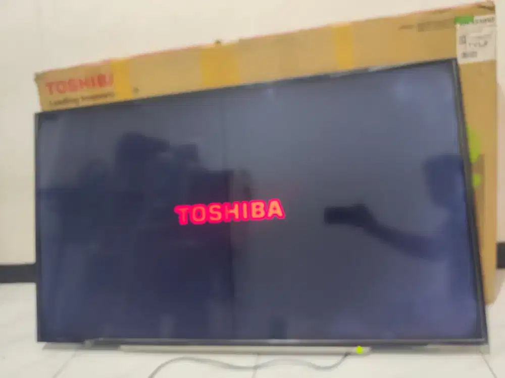 Toshiba 50inch TV Android | Harga Murah | Ada Garis Tipis