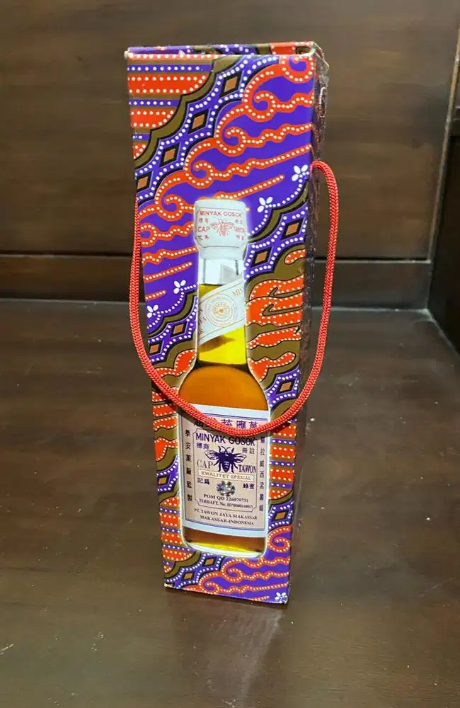Minyak Tawon tutup putih asli Makassar