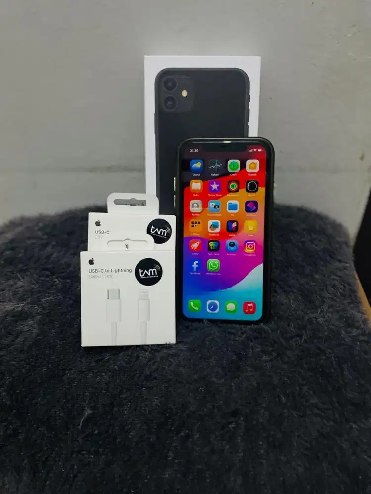 Iphone 11 64gb ibox + adapter ori TAM (baru)