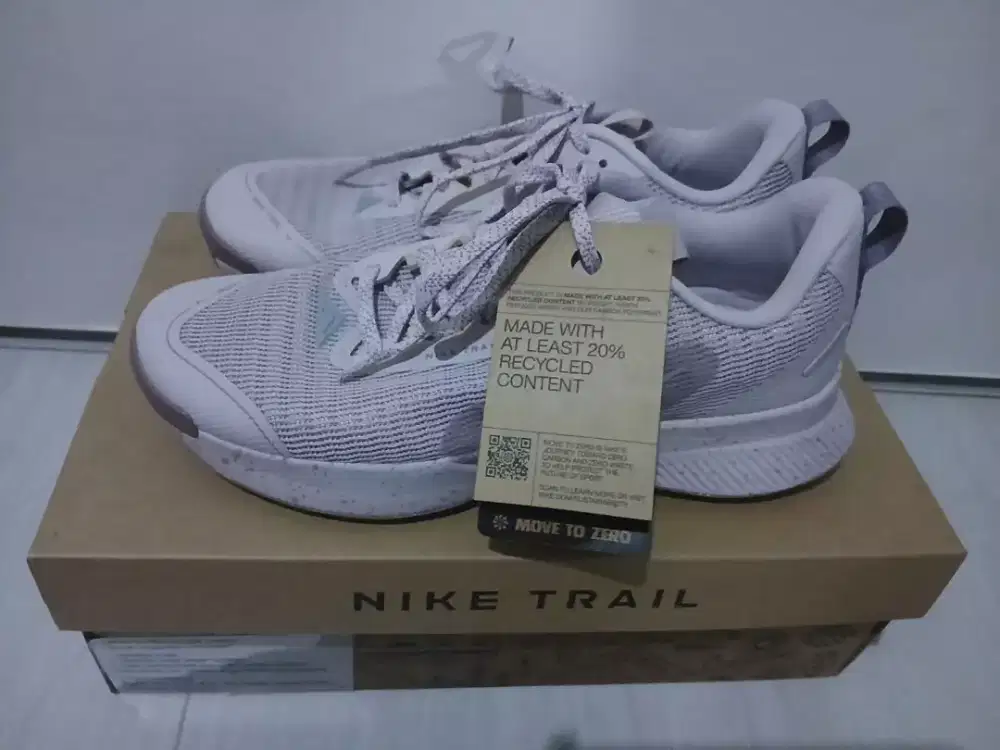 Sepatu running Nike trail atc