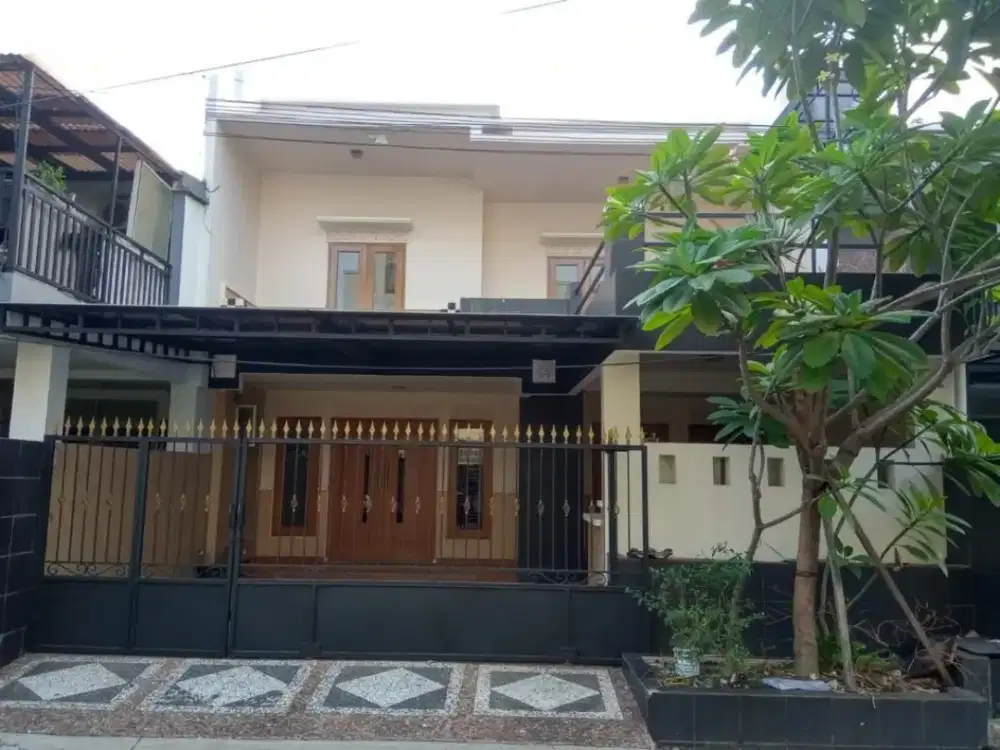 Rumah 2,5 Lantai di Taman Pegangsaan Indah, SHM  Sertifikat, Nego
