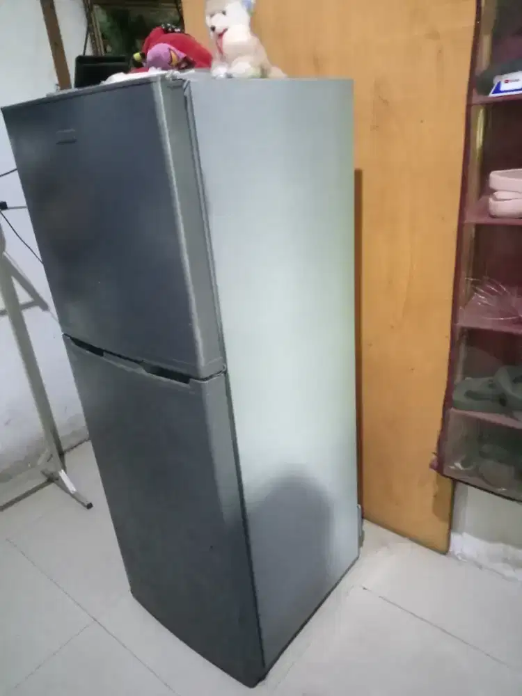 Kulkas 2 pintu Electrolux