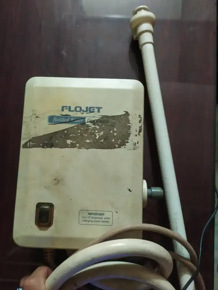 Bottled water dispenser