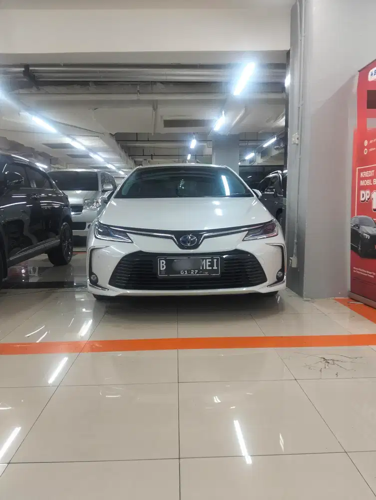 Corolla Altis 1.8 Hybrid 2021 Low Km
