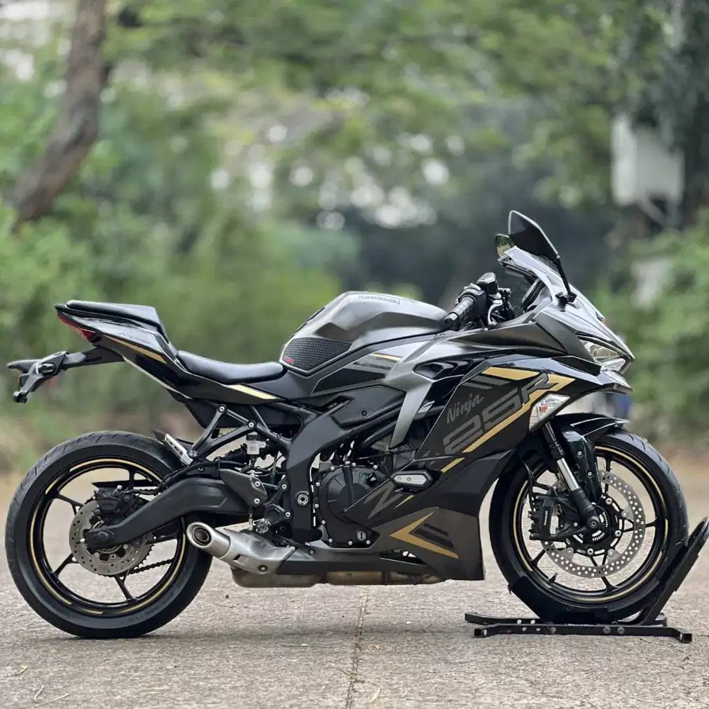 KAWASAKI ZX25R ABS GREY 2022 KM LOW PAJAK PANJANG FULL ORI