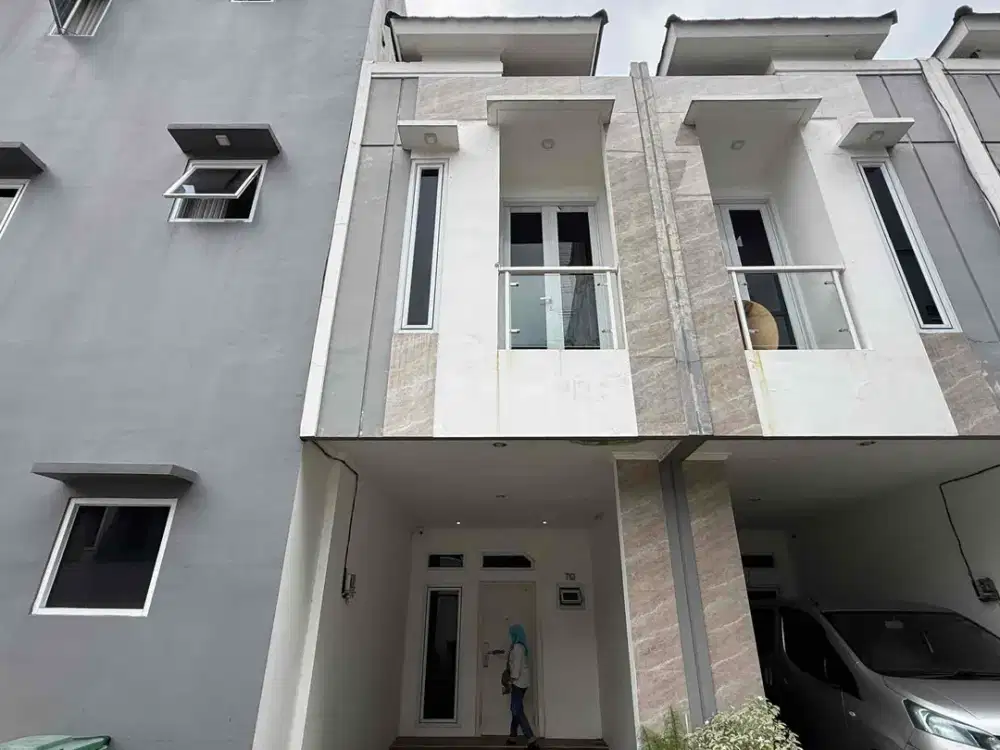 Rumah 2 Lantai Compact di Cilandak, Jakarta Selatan – Hunian Ideal untuk Pasangan Muda