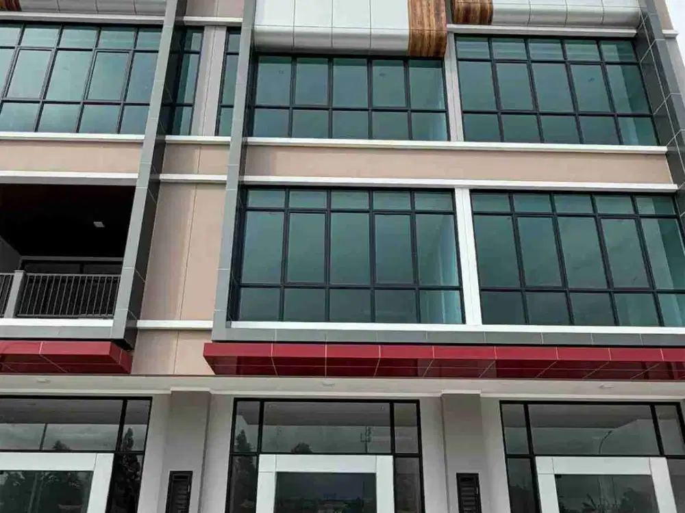 disewakan ruko crystal hadap jalan raya sumarecon bekasi