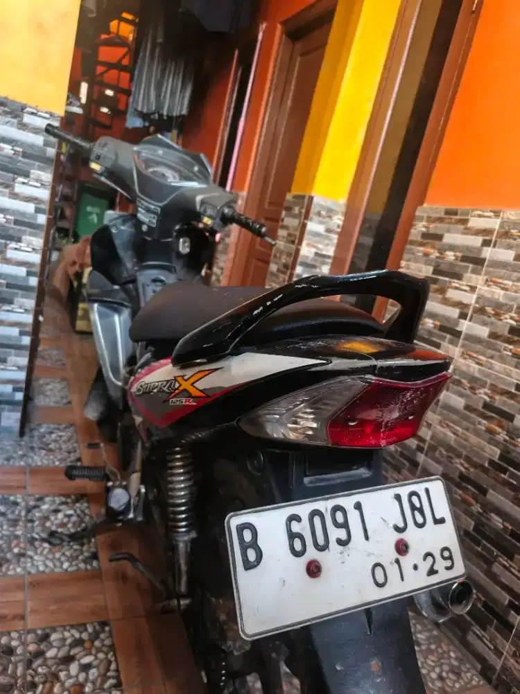 Dijual Supra x125 karburator tahun 2011