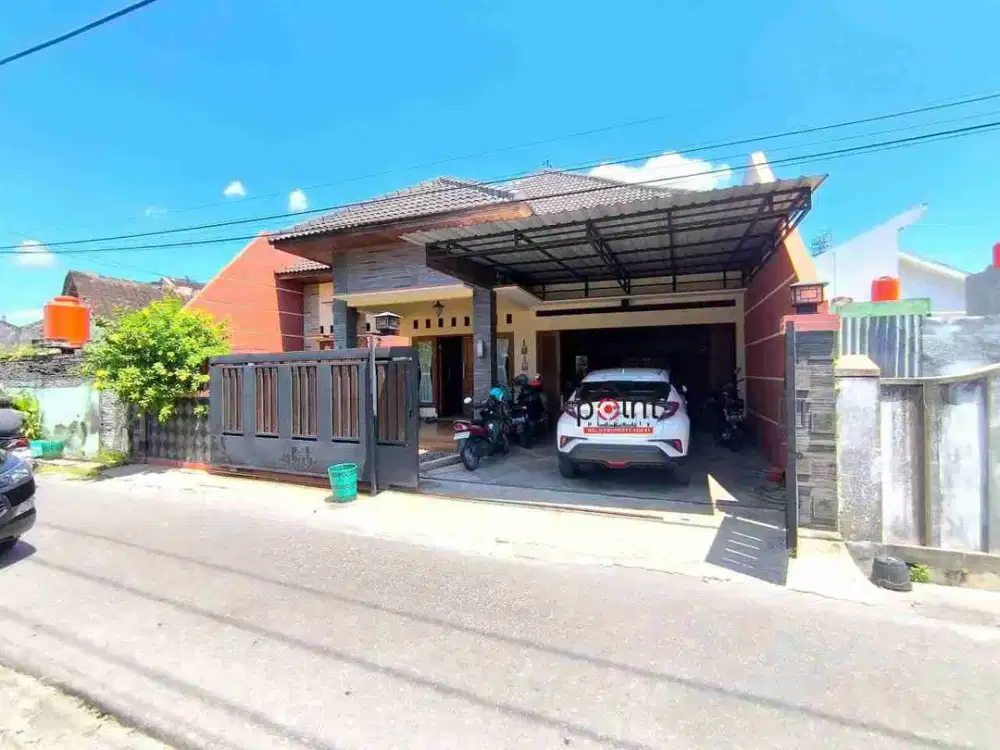 rumah mewah dekat jalan raya Banyuanyar Banjarsari