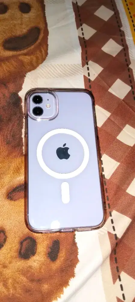 Jual second iPhone 11 Basic 128 GB warna ungu