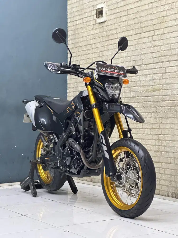 KAWASAKI KLX 230 SM 2022 - Chintia Mustika