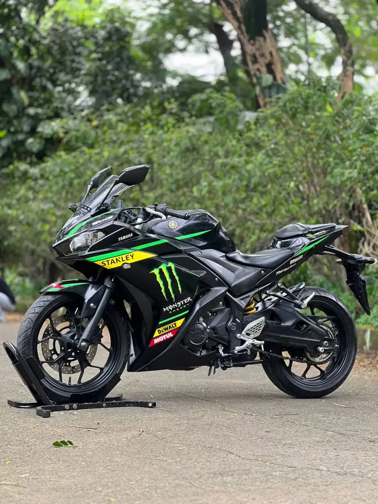 YAMAHA R25 V1 HITAM MONSTER 2015 KM LOW PAJAK PANJANG SIAP JALAN