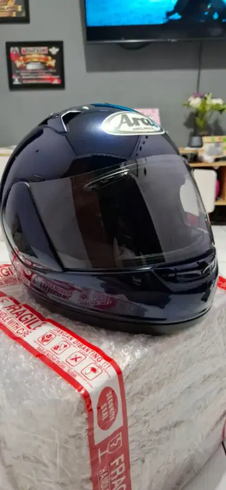 Helm  ARAI Astro IQ blue