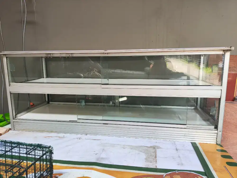 *DIJUAL* Etalase Warteg Bekas