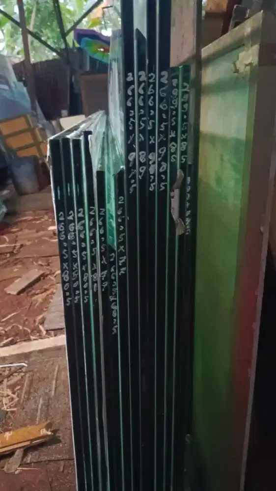 Jual beli kaca tempred&potong berbagai ukuran