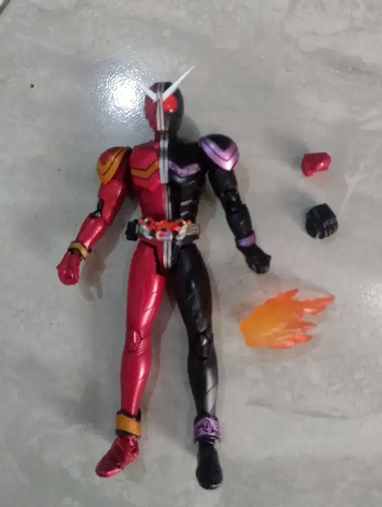 Shf Kamen rider w bandai