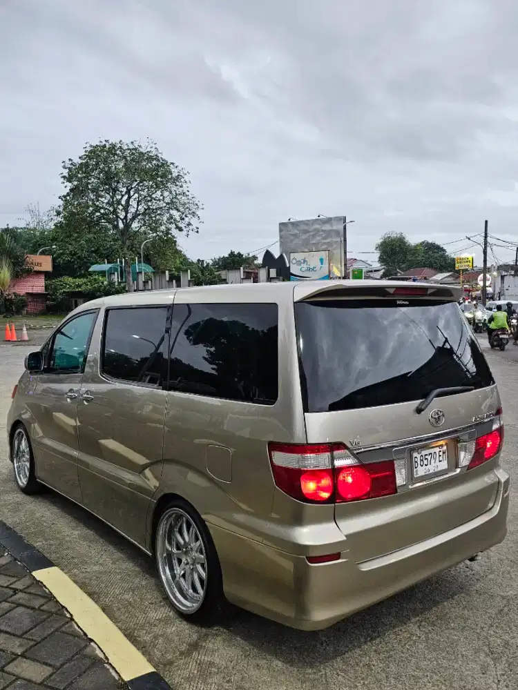 Toyota Alphard V Matic Good Looking