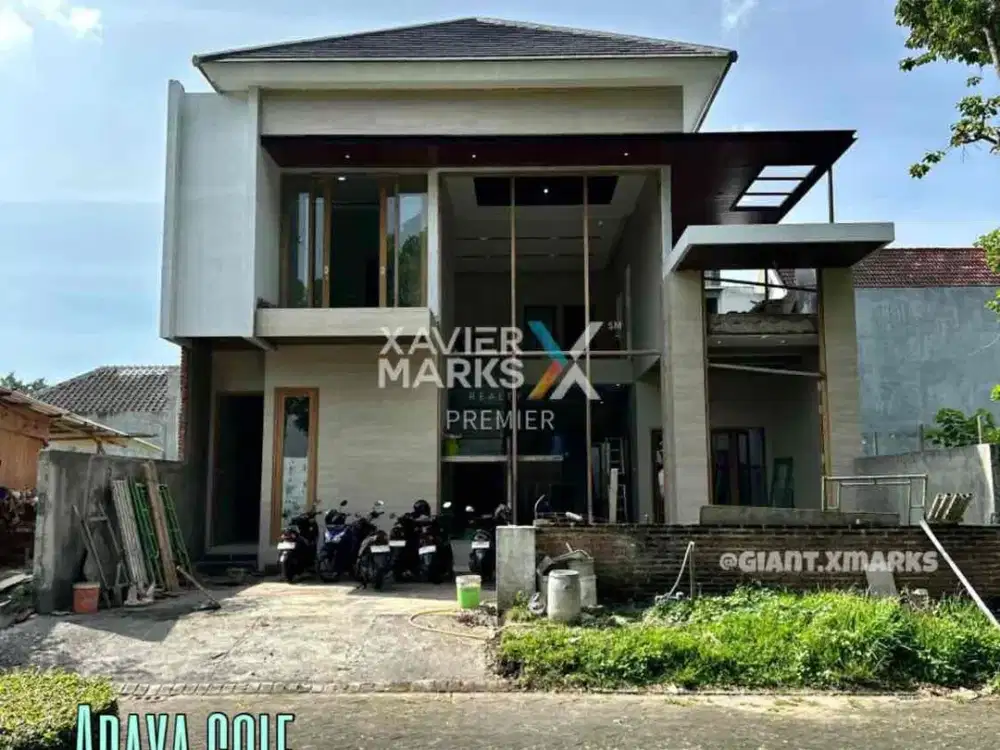 Rumah Modern Baru 2 lantai di Araya Golf Malang