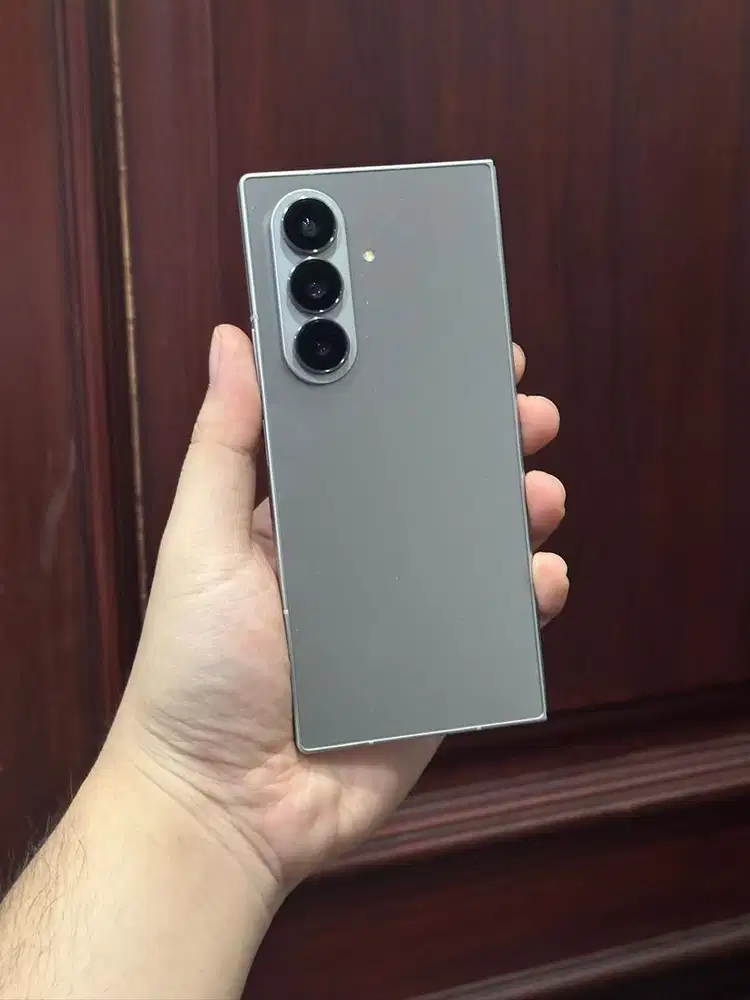 Dijual Samsung Galaxy ZFold 7 12/512GB Silver Shadow Like New COD SBY