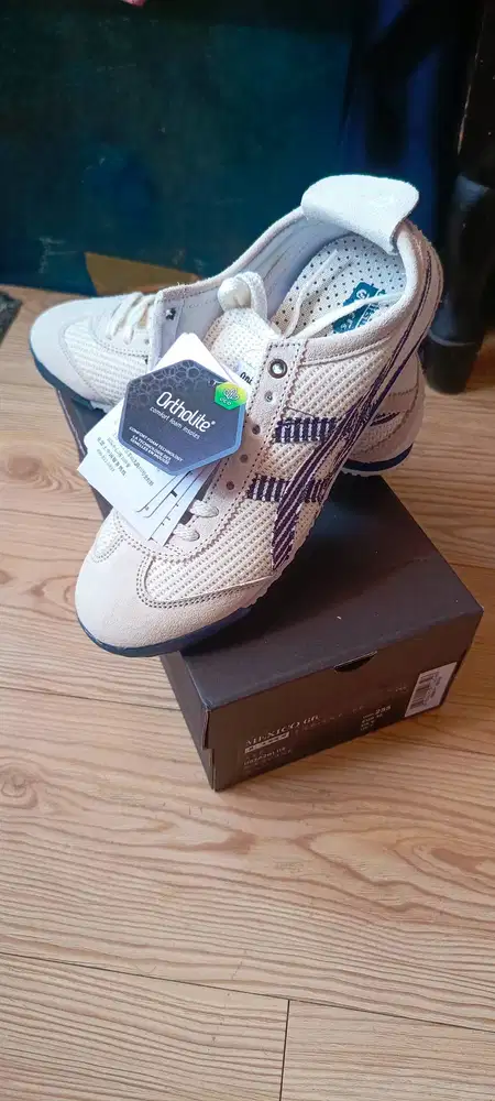 Onit cream sepatu santai