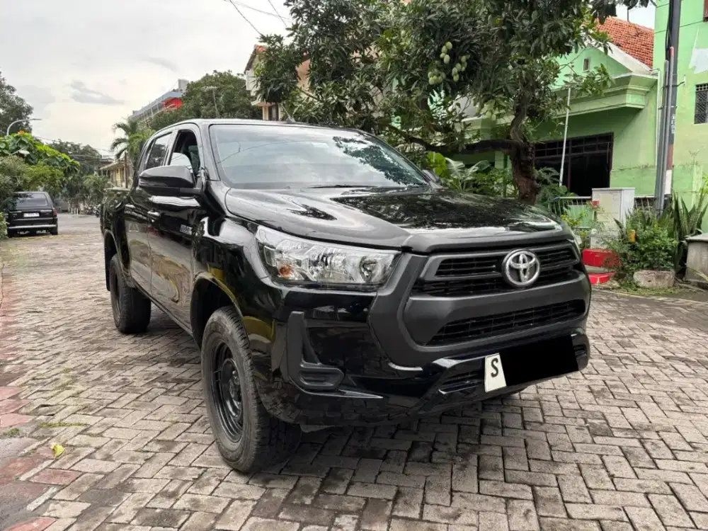 Toyota Hilux e 2023 manual 4x4 km 17ribu