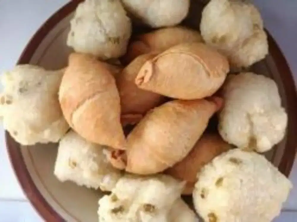 Dibutuhkan Pria Untuk Kuliner (Gorengan)