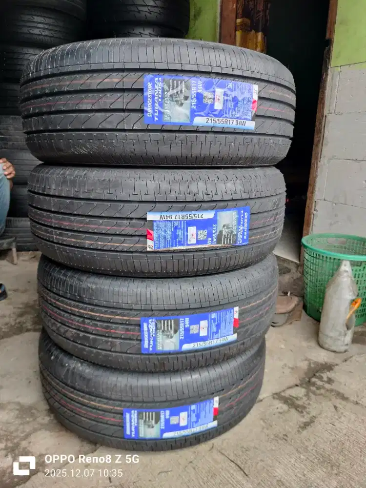 Jual ban baru mrek bregestone toosa ukuran 215 55 R17 4pcs co2k HR-V