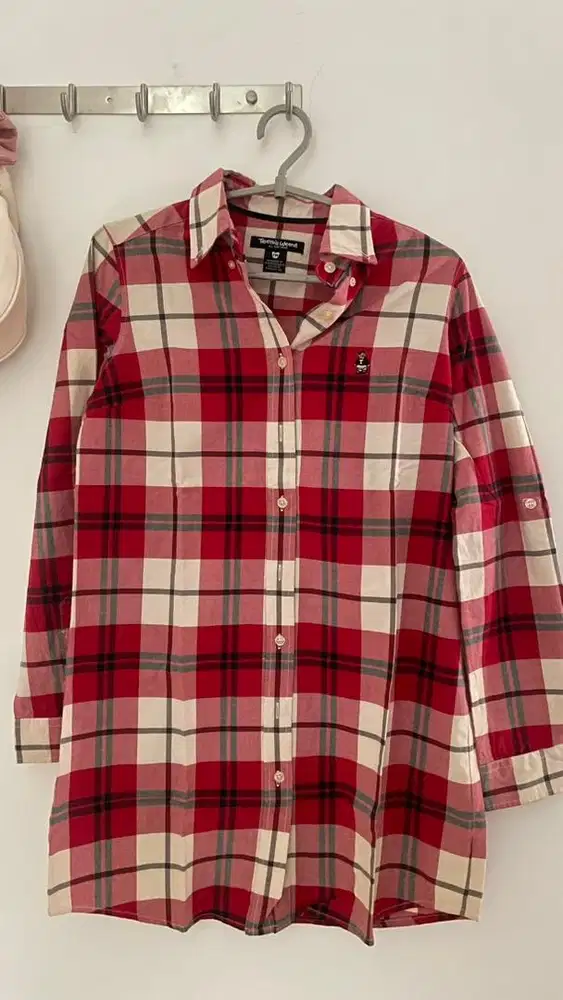 Kemeja kotak kotak midi