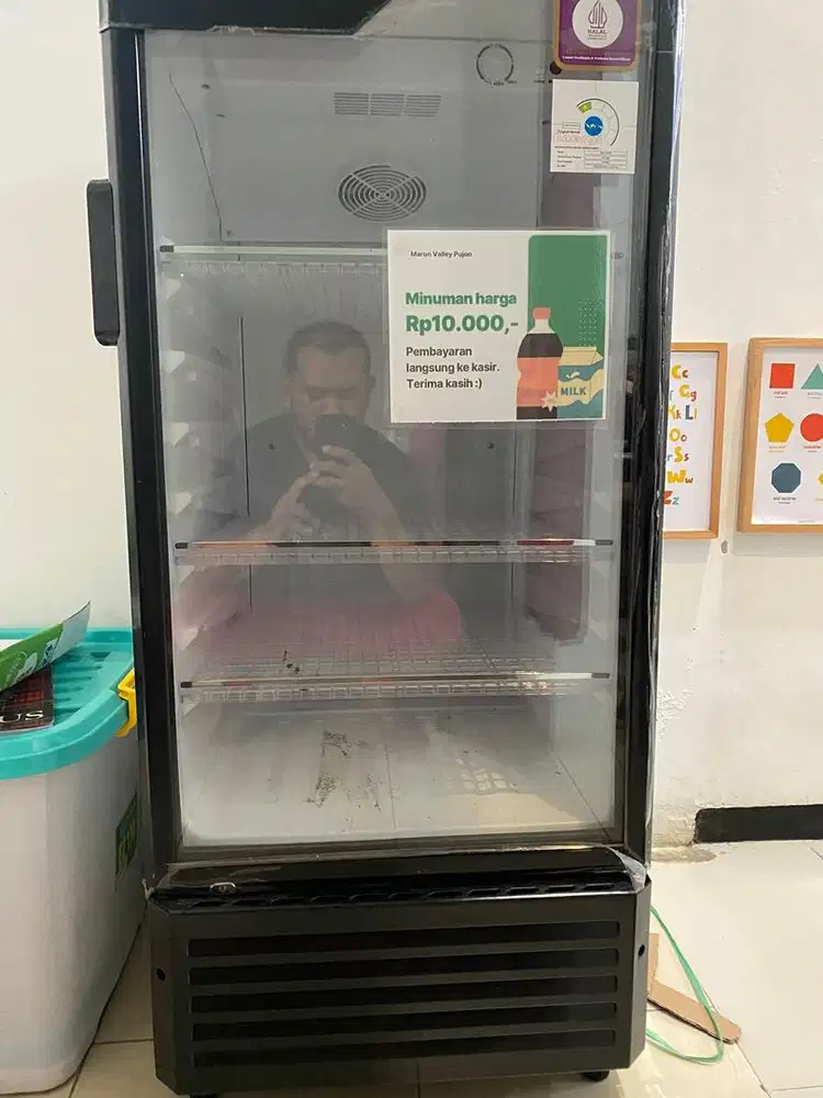 Showcase Sharp Bekas