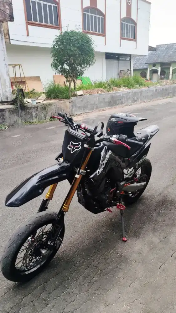 CRF supermoto ganteng