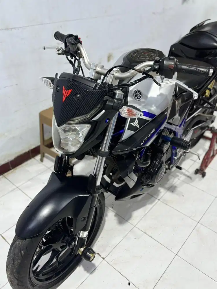YAMAHA MT25 WARNA SILVER