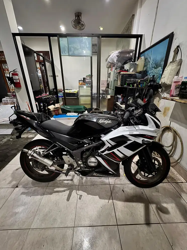 Kawasaki ninja zx 150 RR cbr special edition 2015 Full original