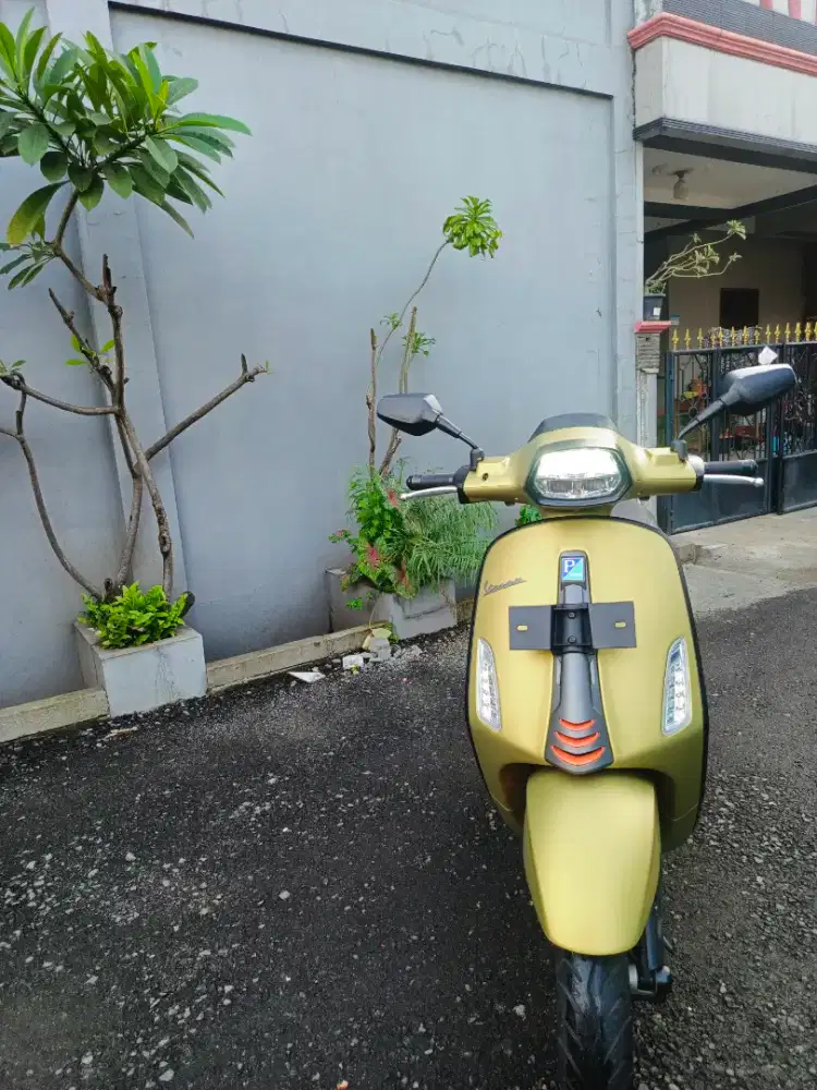 Dijual motor vespa s sprint 150 abs tahun 2025
