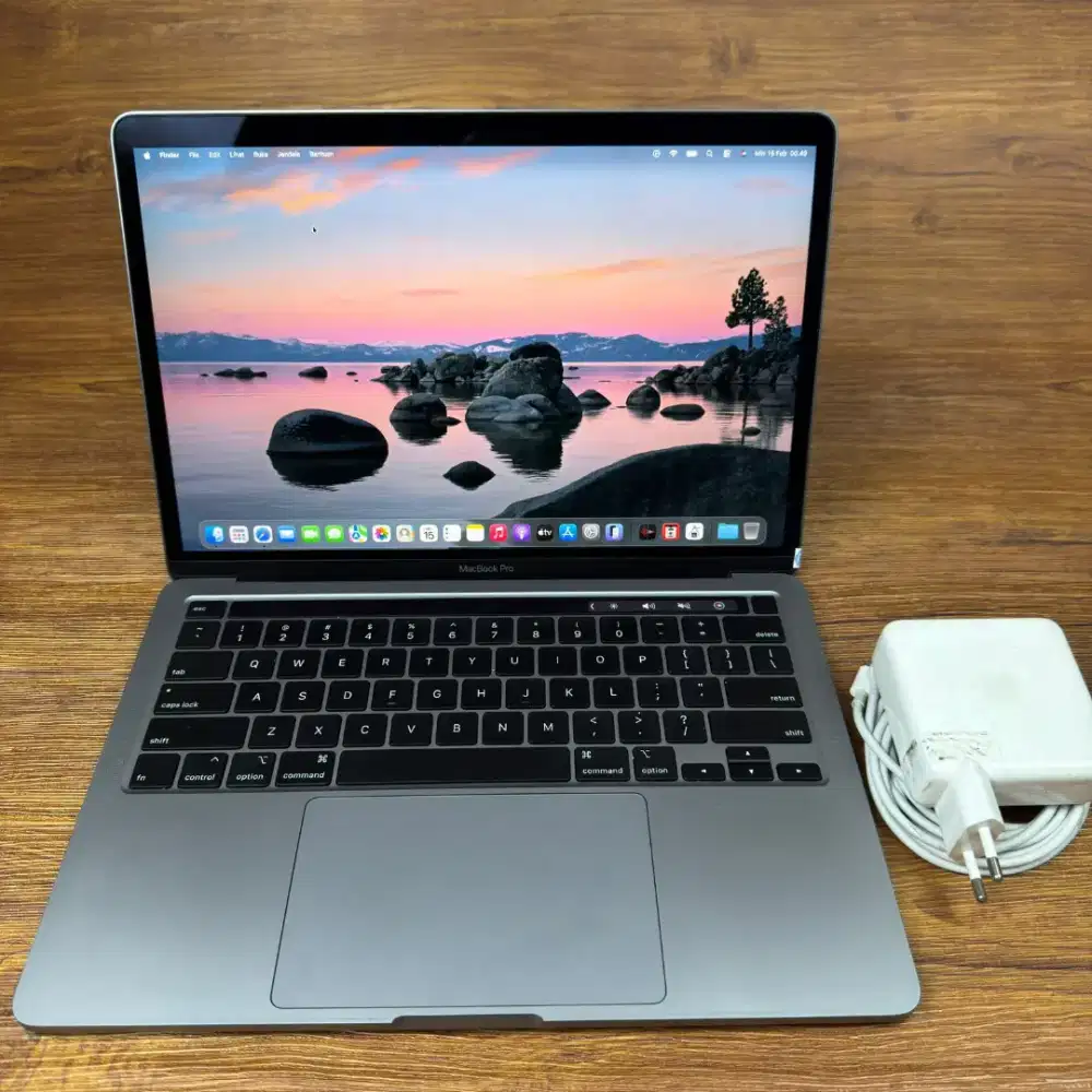 Macbook pro 2020 core i7 ram 16gb ssd 512gb mulus siap pakai bisa cod