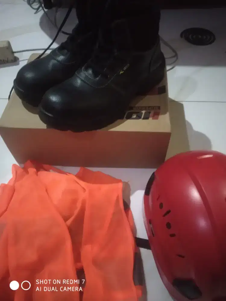 Sepatu safety - Helm climbing - rompi