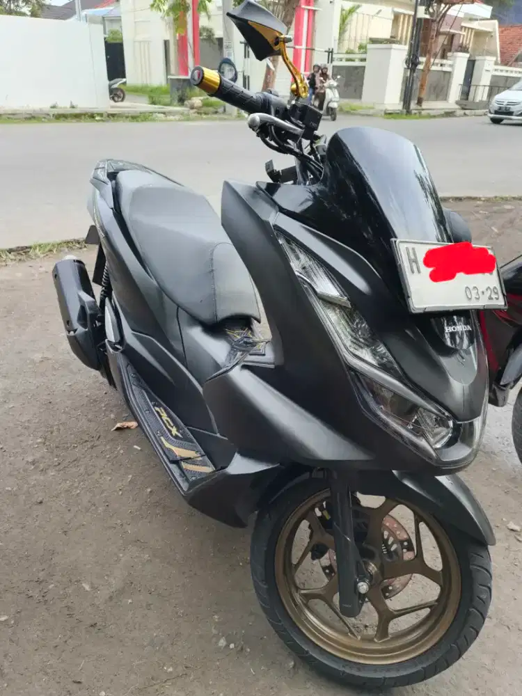 Sepeda motor honda pcx abs 160 2024 mulus terawat full pelindung
