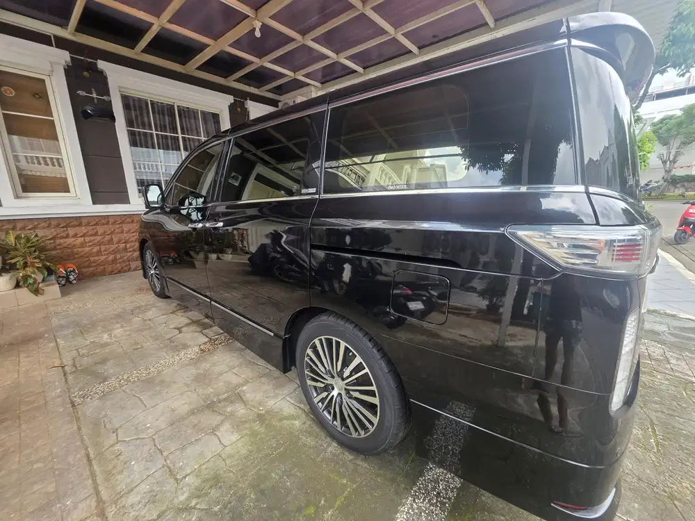Nissan Elgrand 2014 Bensin
