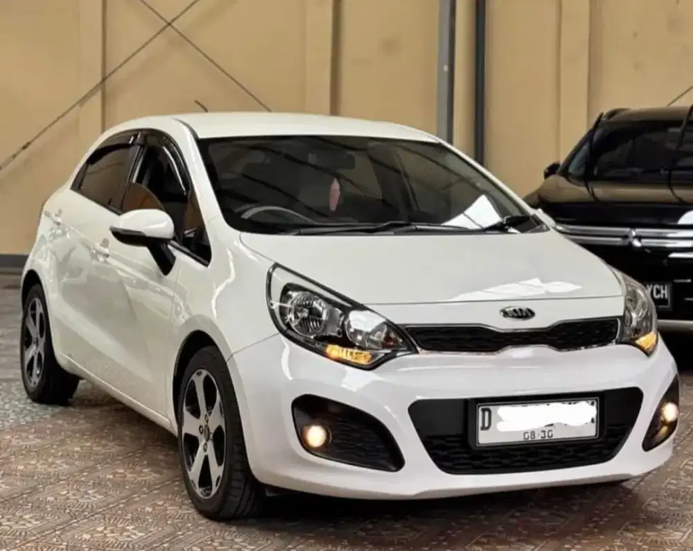 Kia Rio SE  1.5 manual 2013 putih  1 tng km.40 ribu mulus