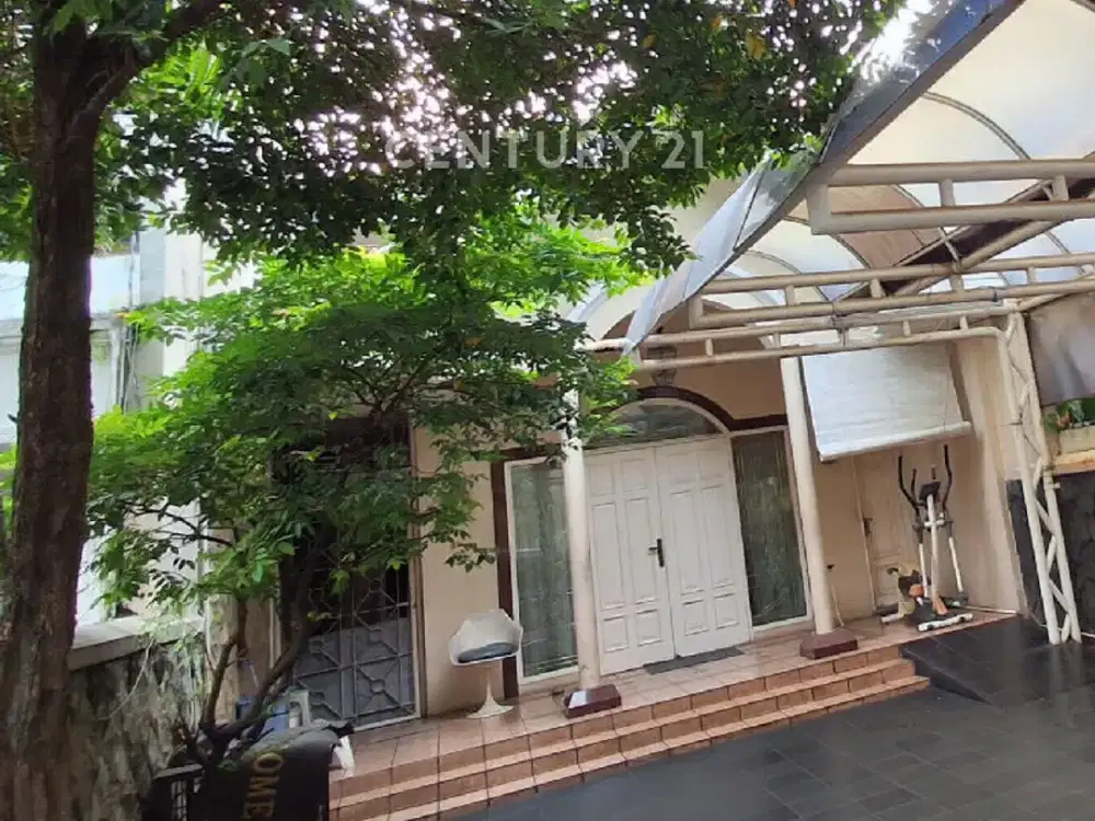 Rumah MUNGIL Ditengah MENTENG. Premium Area And Cozy.