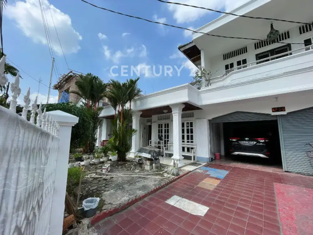 Rumah Classic Nyaman Dekat Mall MKG,MOI, ARTA GDG.