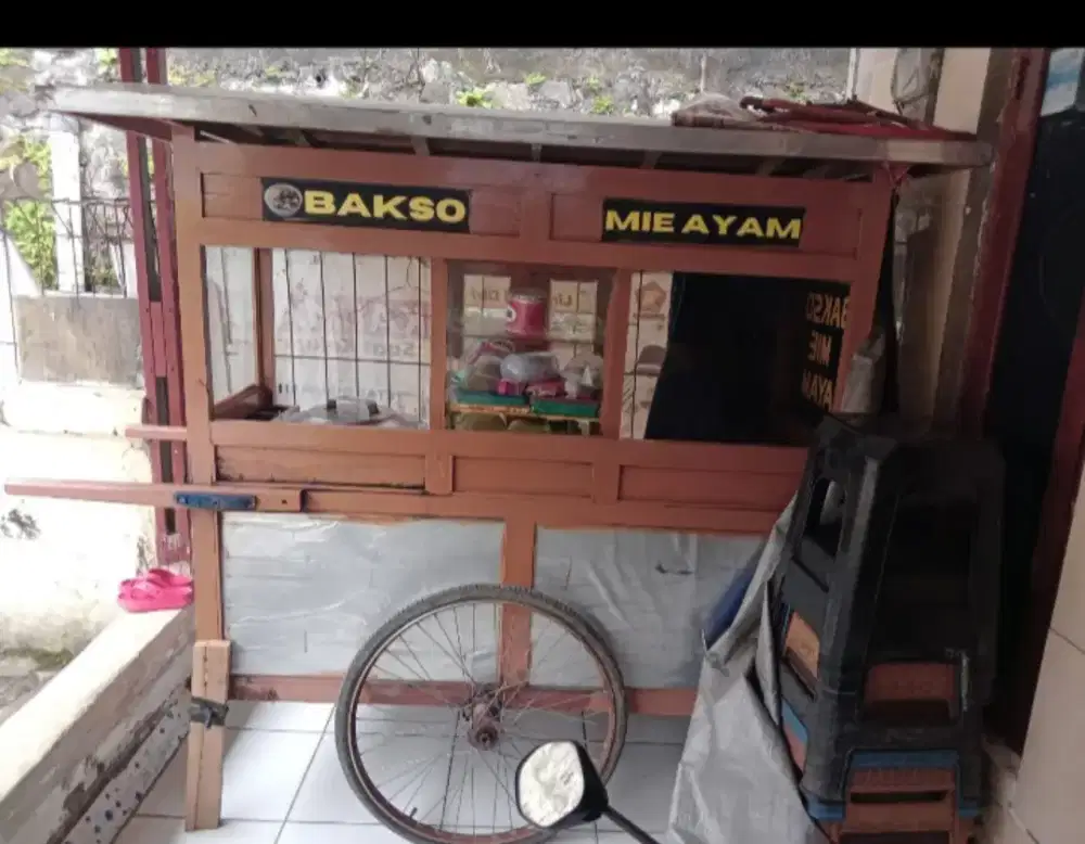 Dijual gerobak bakso dan mie ayam 2 lubang murah.