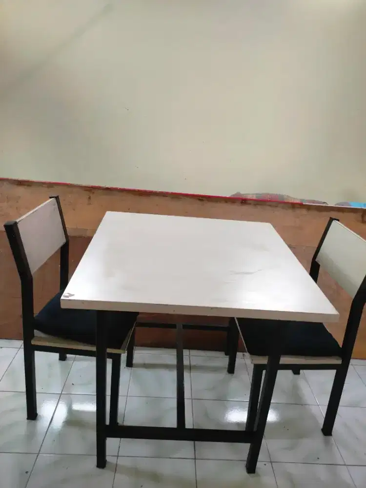 Set Meja Kursi Makan