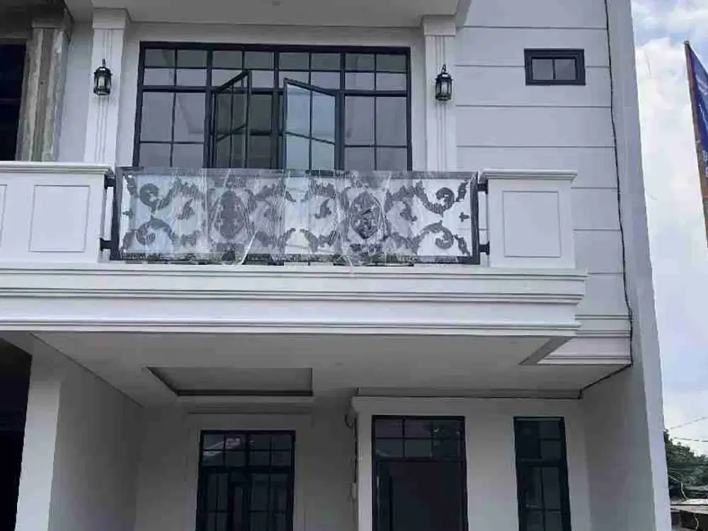 5 Menit LRT Ciracas, Rumah 2 Lantai du Jakarta dibawah 1 M, Strategis, Mewah, Murah, SHM